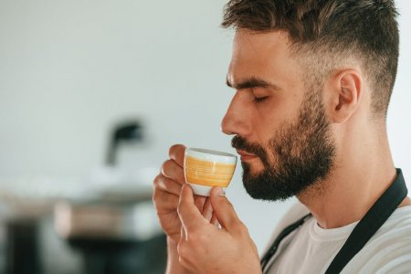Come degustare il caffè: consigli per capire se è davvero buono